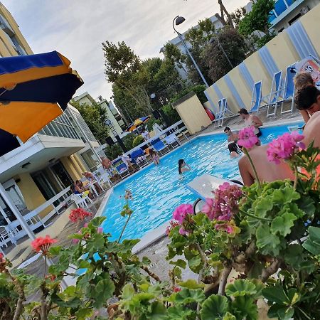 Hotel Tilmar Rimini Exterior foto